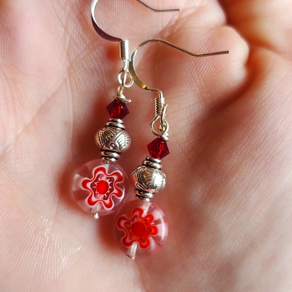 Cute red dangle earrings ❤